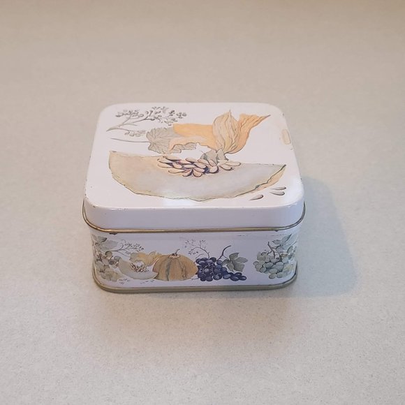 Set of 2 Decorative Tin Boxes - Picture 4 of 8